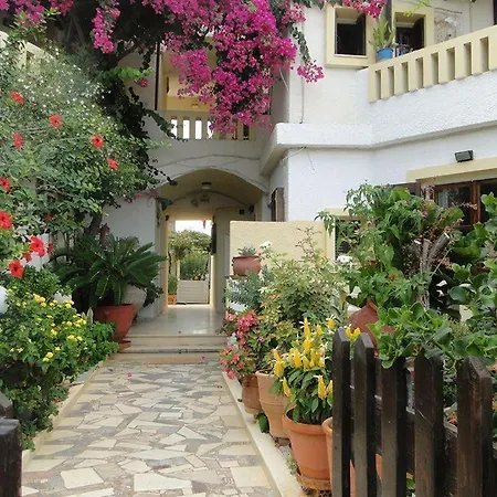 Apartmanhotel Paradise *